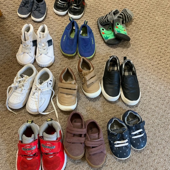 Various brands and sizes of baby shoes used like new - Picture 1 of 12